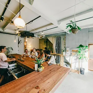 ゲストハウス Hippo And Cafe Bar 